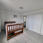 Confortavel Apartamento Com 2 Quartos, Sendo Um Suite, Varanda, Ampla Sala, Cozinha Area De Servico E Banheiro Social