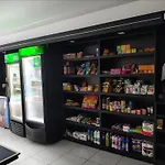 Confortavel Apartamento Com 2 Quartos, Sendo Um Suite, Varanda, Ampla Sala, Cozinha Area De Servico E Banheiro Social
