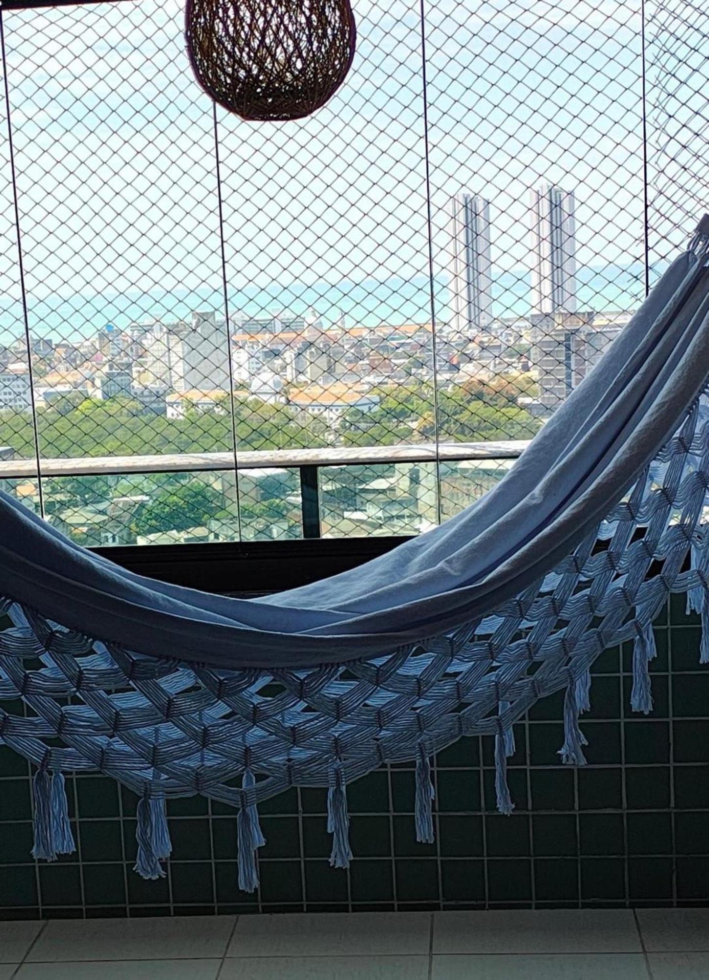 Confortavel Com 2 Quartos, Sendo Um Suite, Varanda, Ampla Sala, Cozinha Area De Servico E Banheiro Social Recife